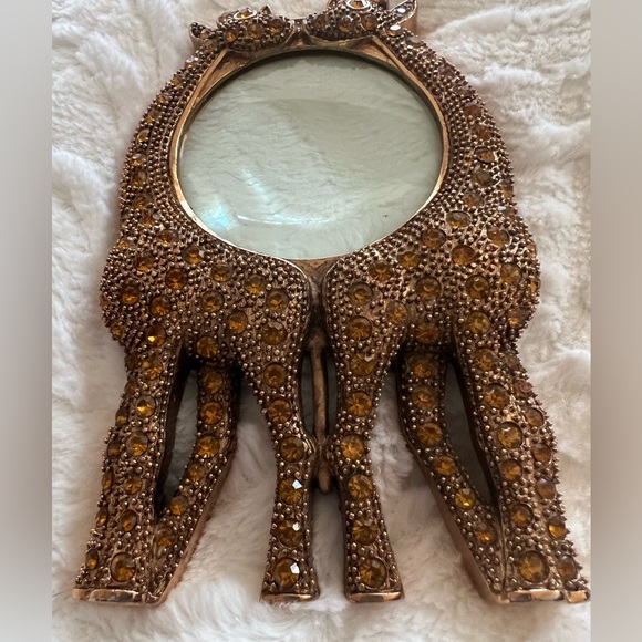 Vintage Giraffe Magnifying Glass/Paperweight - Picture 3 of 5